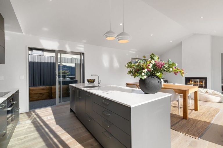 Photo of property in 8 The Heights Avenue, Wanaka, 9305