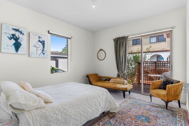 Photo of property in 141 Marsden Bay Drive, One Tree Point, 0118