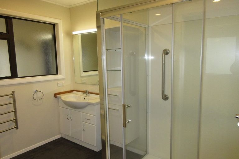 Photo of property in 15 Kowhai Grove, Raumati Beach, Paraparaumu, 5032