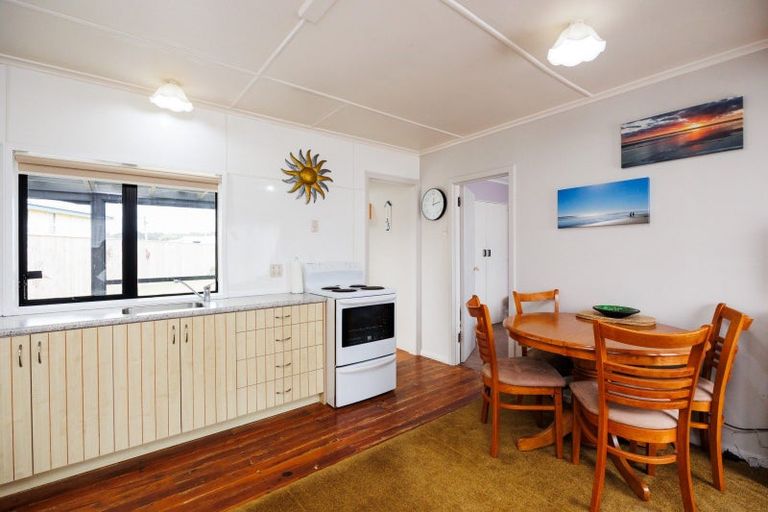 Photo of property in 31 Koputara Road, Himatangi Beach, Foxton, 4891