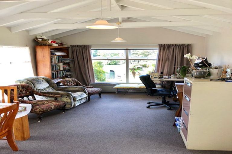 Photo of property in 12 Crystal Avenue, Glendene, Auckland, 0602