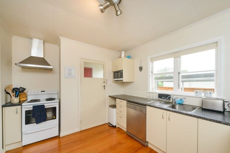 Photo of property in 81 Thames Street, Rongotea, 4476