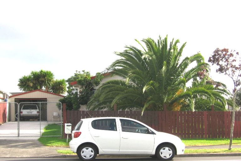 Photo of property in 186 Waitemata Drive, Ranui, Auckland, 0612