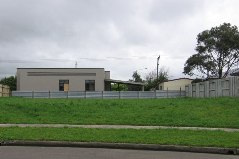 Photo of property in 12 Sunshine Place, Kelvin Grove, Palmerston North, 4414