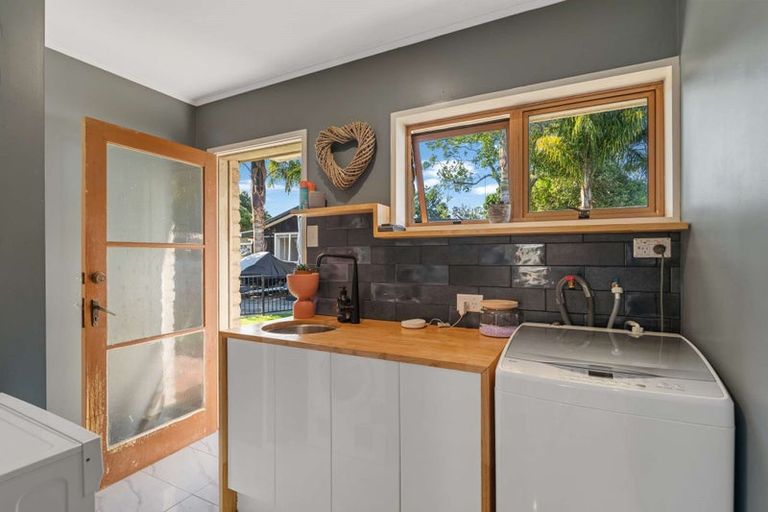 Photo of property in 6 Koromiko Place, Waiuku, 2123