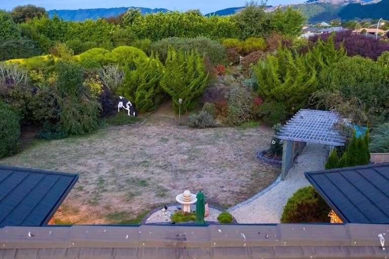 Photo of property in 4 Stoneleigh Grove, Paraparaumu, 5032