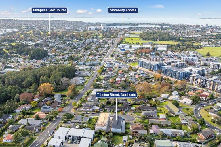 Photo of property in 7c Liston Street, Northcote, Auckland, 0627