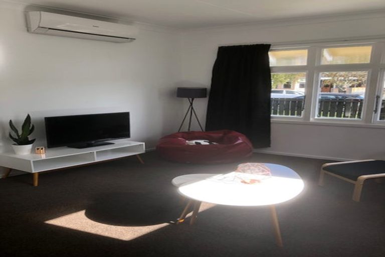Photo of property in 33 Waldegrave Street, Palmerston North, 4410