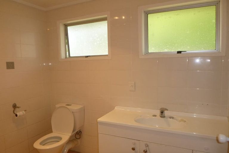 Photo of property in 66 Reynella Drive, Massey, Auckland, 0614