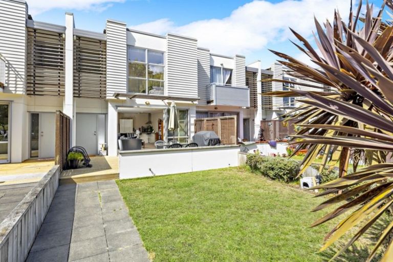 Photo of property in 24 Willow Camp Road, Takanini, 2112