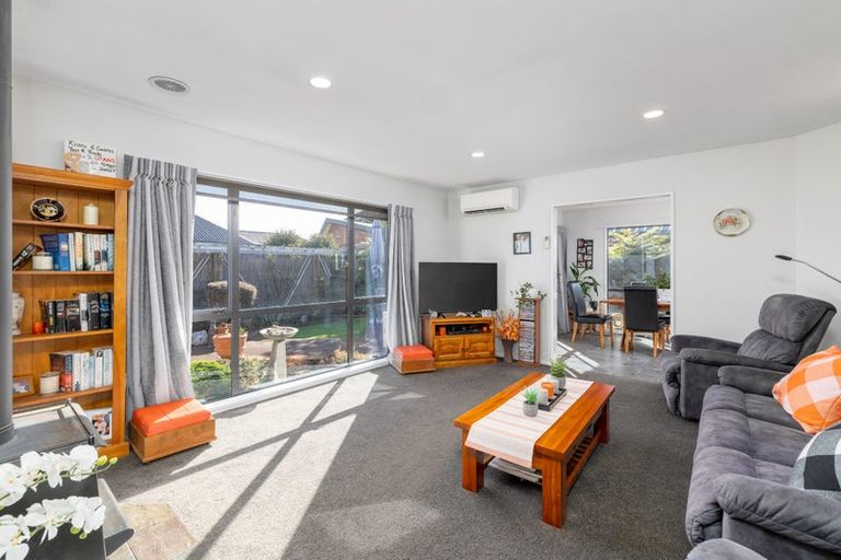 Photo of property in 2/493 Greers Road, Bishopdale, Christchurch, 8053