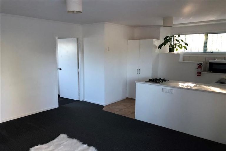 Photo of property in 2/37 Toru Street, Te Atatu Peninsula, Auckland, 0610