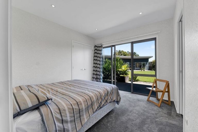 Photo of property in 68 Mcgiven Drive, Ridgewood, New Plymouth, 4371