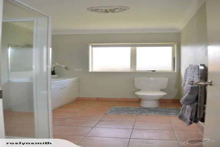 Photo of property in 16 Rathmar Drive, Manurewa, Auckland, 2105