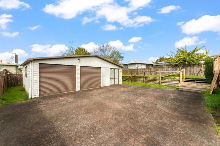 Photo of property in 36 Barrys Road, Glendene, Auckland, 0602
