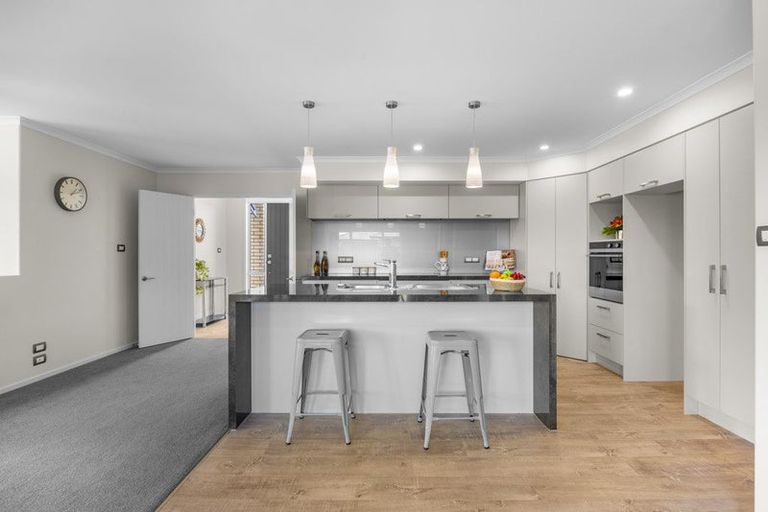 Photo of property in 8a Maple Lane, Huapai, Kumeu, 0810