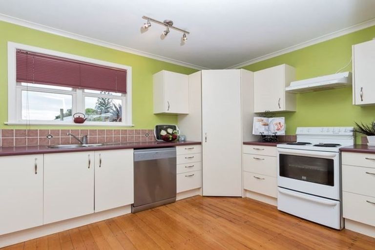 Photo of property in 22 Adams Road, Manurewa, Auckland, 2102