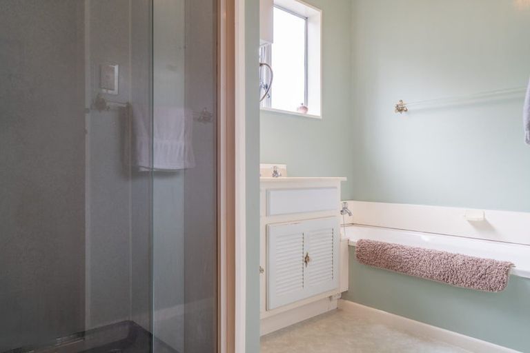 Photo of property in 3 Tralee Place, Johnsonville, Wellington, 6037