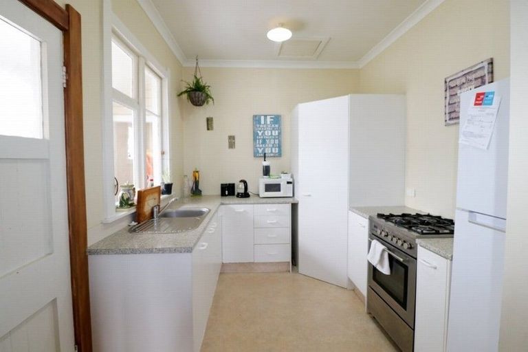 Photo of property in 37 Liffiton Street, Gonville, Whanganui, 4501