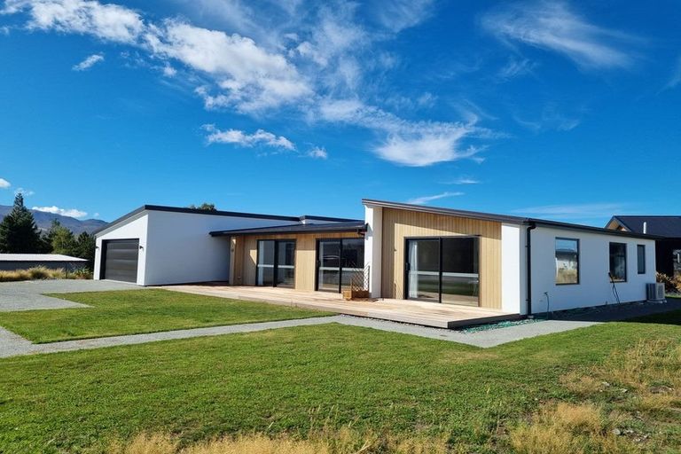 Photo of property in 22 Rodman Lane, Lake Tekapo, 7999