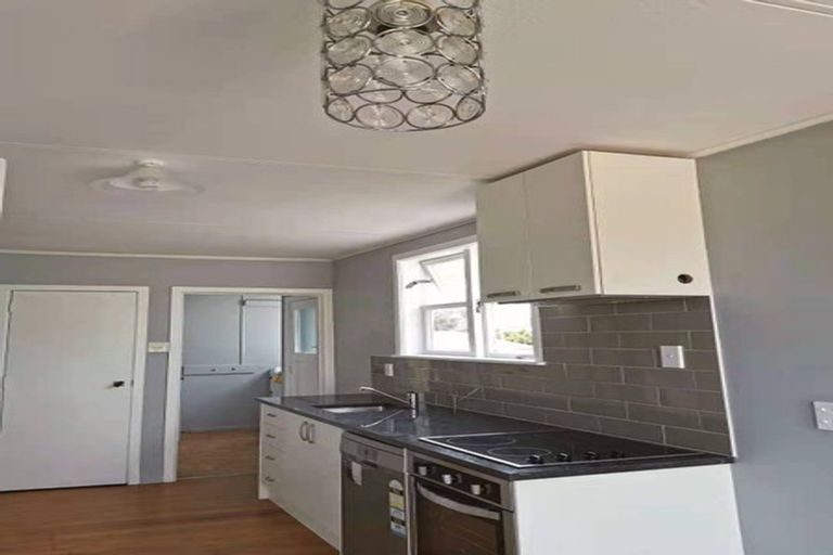 Photo of property in 1/17 Astley Avenue, New Lynn, Auckland, 0600
