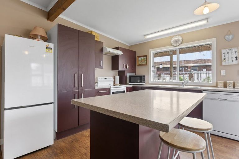 Photo of property in 19 Tuahu Place, Waitara, 4320