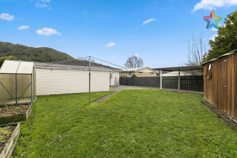 Photo of property in 50 Holdsworth Avenue, Trentham, Upper Hutt, 5018