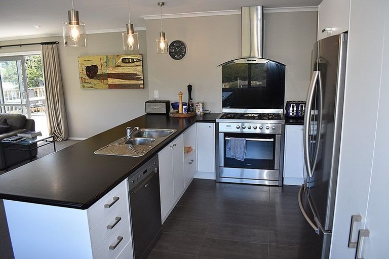 Photo of property in 16 Bluejacket Place, Whitby, Porirua, 5024