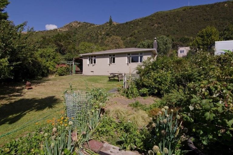 Photo of property in 147 Branxholm Street, Roxburgh, 9500