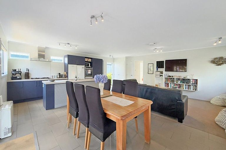 Photo of property in 25 Whiritoa Beach Road, Whiritoa, Whangamata, 3691