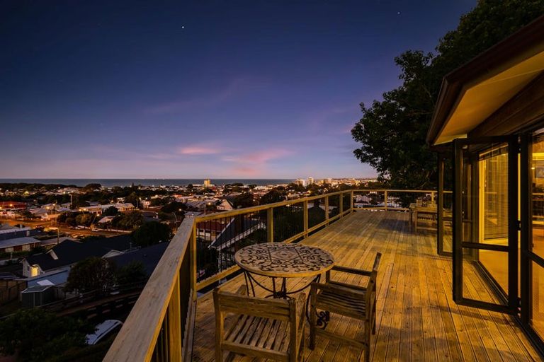 Photo of property in 70a Morley Street, New Plymouth, 4310