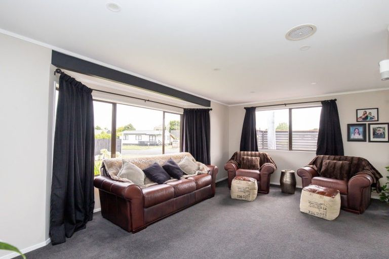 Photo of property in 20 Miller Place, Ngatea, 3503