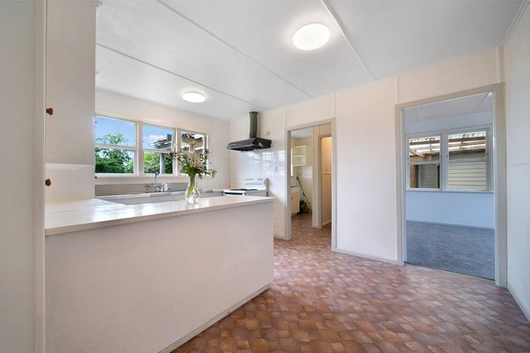 Photo of property in 49 Longburn Road, Henderson, Auckland, 0610