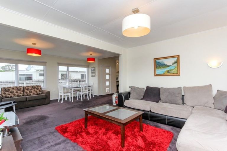 Photo of property in 5 Atiawa Street, Glen Avon, New Plymouth, 4312