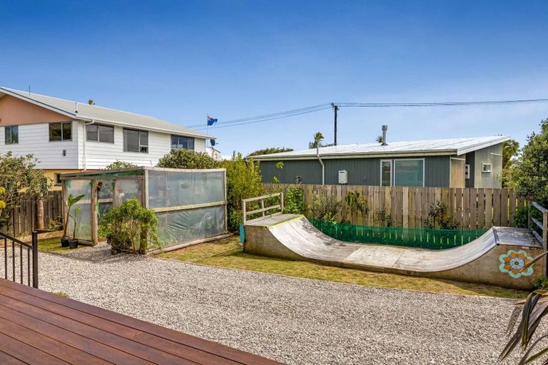 Photo of property in 33 Ngahue Crescent, Carters Beach, Westport, 7825