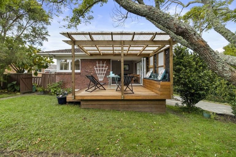 Photo of property in 1/11 Roberts Avenue, Bayswater, Auckland, 0622