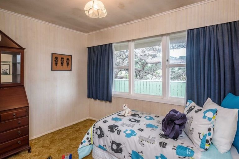 Photo of property in 34 Westview Grove, Miramar, Wellington, 6022