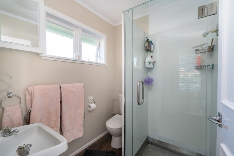 Photo of property in 1/17 Chesham Avenue, Waipahihi, Taupo, 3330