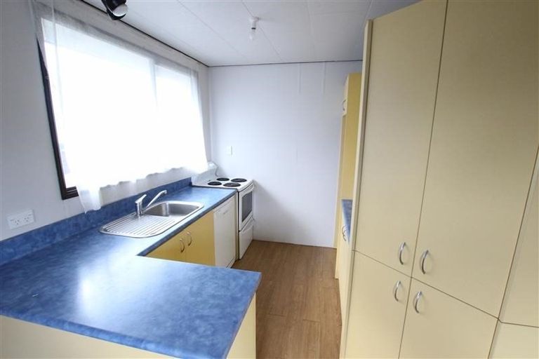 Photo of property in 2/76 Parrs Cross Road, Henderson, Auckland, 0612