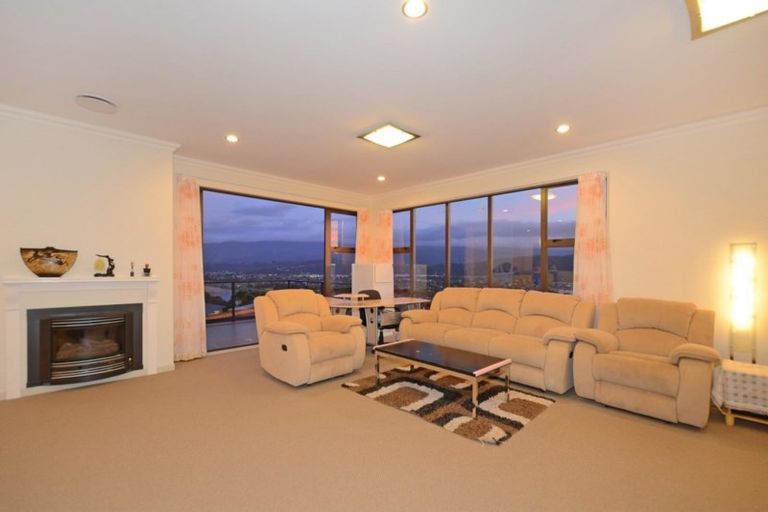 Photo of property in 15 Swain Grove, Riverstone Terraces, Upper Hutt, 5018