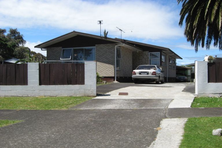 Photo of property in 4 Lawford Place, Mangere, Auckland, 2022