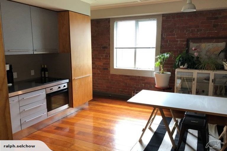 Photo of property in 98 Riddiford Street, Newtown, Wellington, 6021