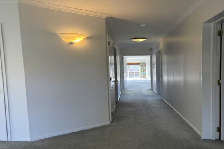 Photo of property in 12 Darimouth Place, Albany, Auckland, 0632