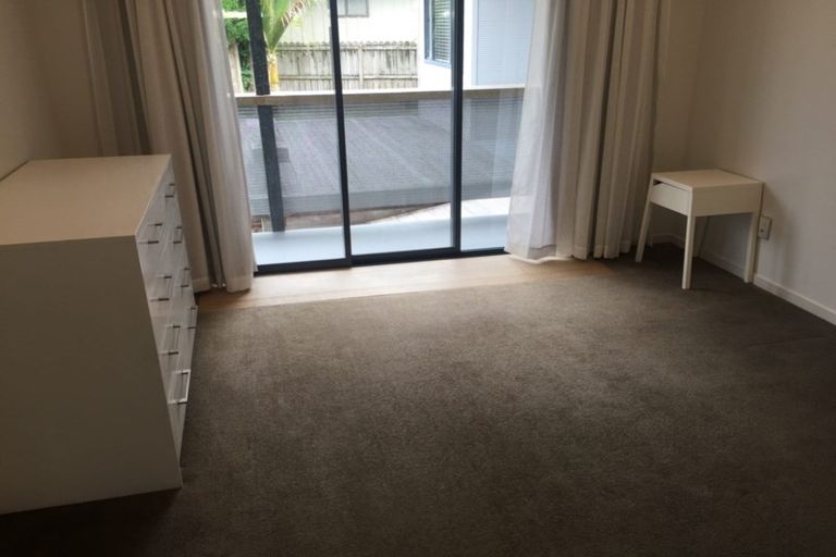 Photo of property in 9 Quo Vadis Place, Red Beach, 0932