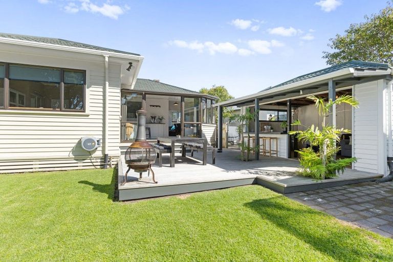 Photo of property in 123 Govett Avenue, Frankleigh Park, New Plymouth, 4310