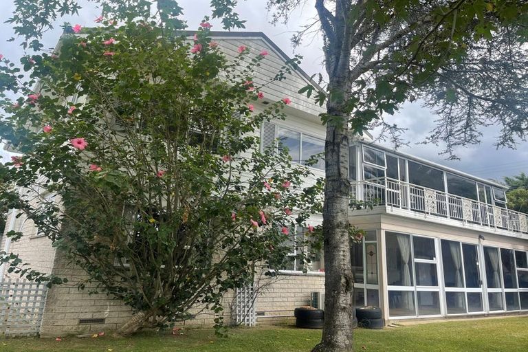 Photo of property in 2 Sylvan Park Avenue, Milford, Auckland, 0620