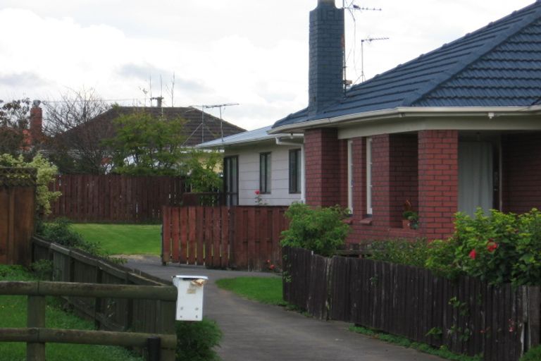 Photo of property in 2/15 Ballance Avenue, Papatoetoe, Auckland, 2104