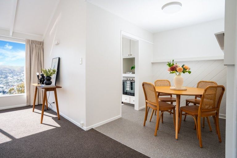 Photo of property in 11 Selkirk Way, Karori, Wellington, 6012