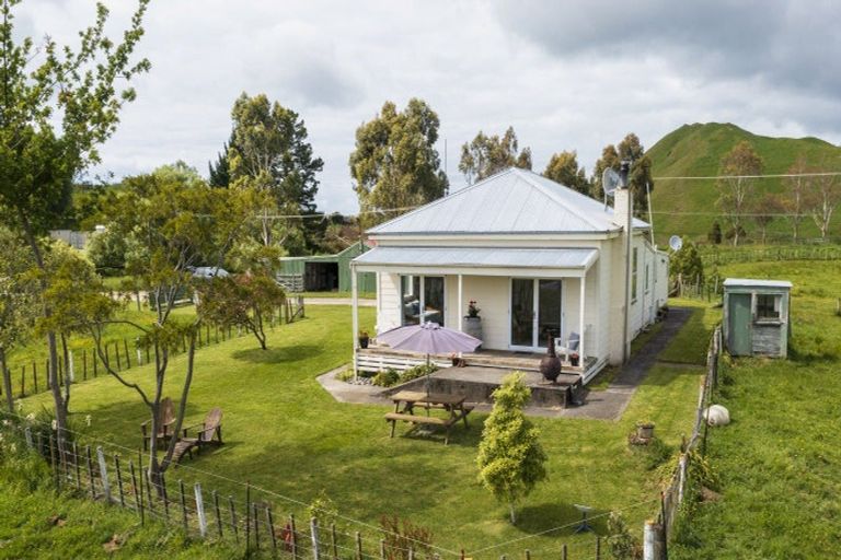 Photo of property in 664a Kairakau Road, Elsthorpe, 4295