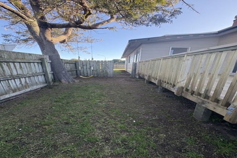 Photo of property in 43 Michael Road, Paraparaumu Beach, Paraparaumu, 5032
